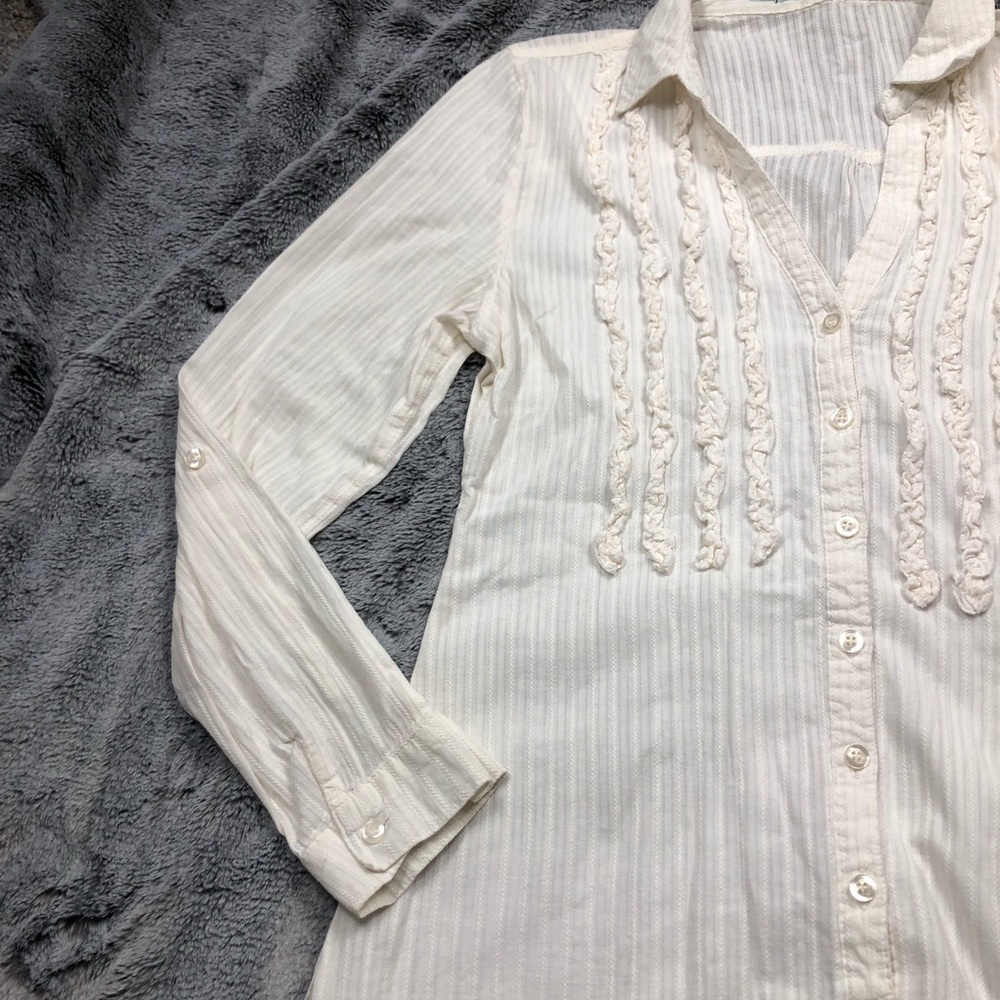 Maurices Cream Colored Tuxedo Slightly Sheer Blouse size Large - Picture 7 of 11